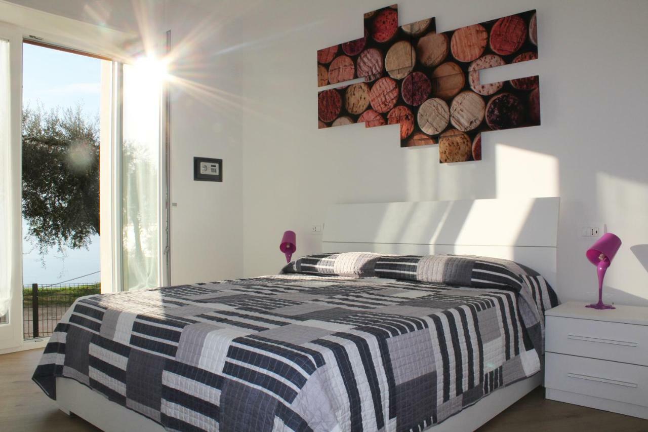 Cosy Torri Apartments Torri Del Benaco Luaran gambar